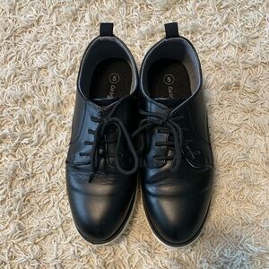 Cat & Jack boys dress shoes size 5